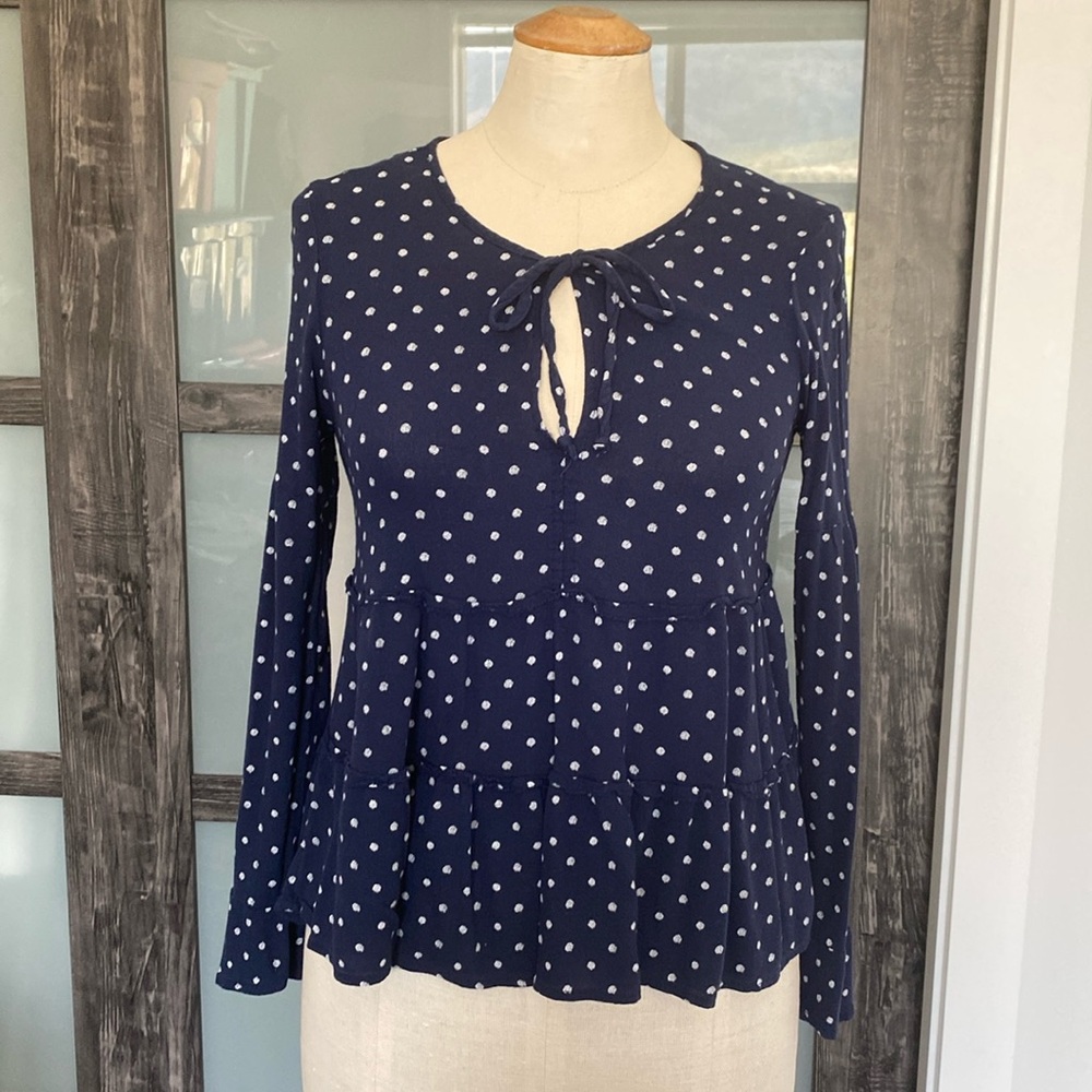 Lucky 🍀 Brand long sleeved blouse in baby doll style.Navy with white dots. XS